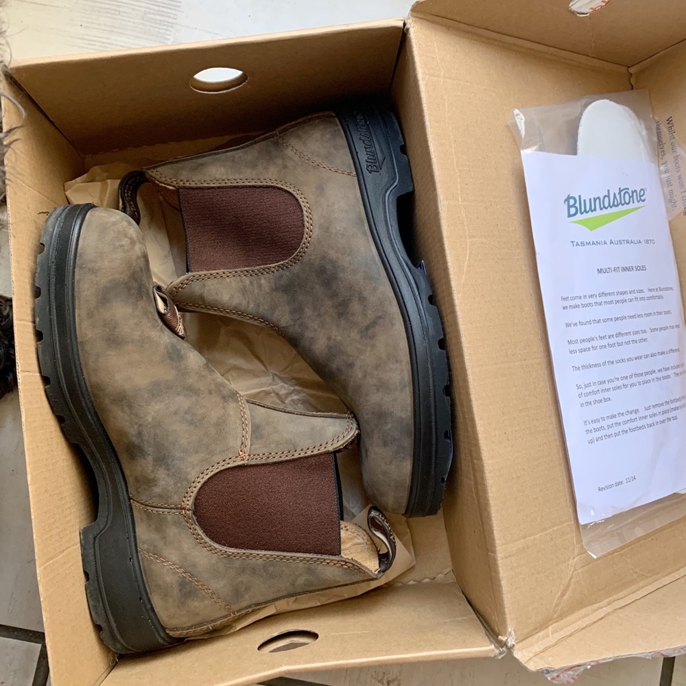 Blundstone 585 boots rustic brown